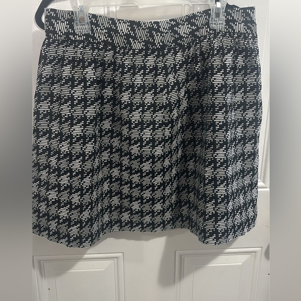 Crown & Ivy Elegant Black and White Patterned Garment